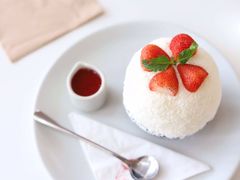 草莓芝士蛋糕雪冰-Cheevit Cheeva(Sirimangkalajarn)