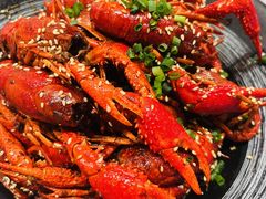 -肥肥虾庄·金牌油焖大虾(汉街总部国际店)