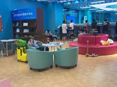 -Swim斯卫姆国际儿童游泳中心(红博中央公园店)