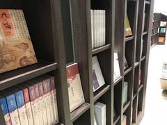 -钟书阁(群光广场店)