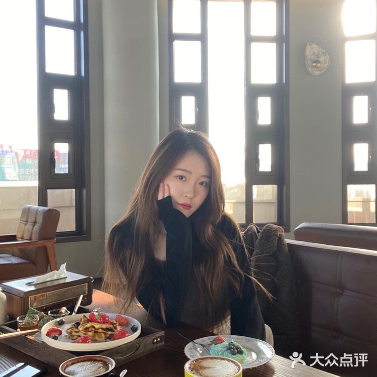 烟台探店|高颜值咖啡厅➕甜品巨棒!