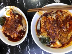 黑暗料理-何老二卤汁凉粉