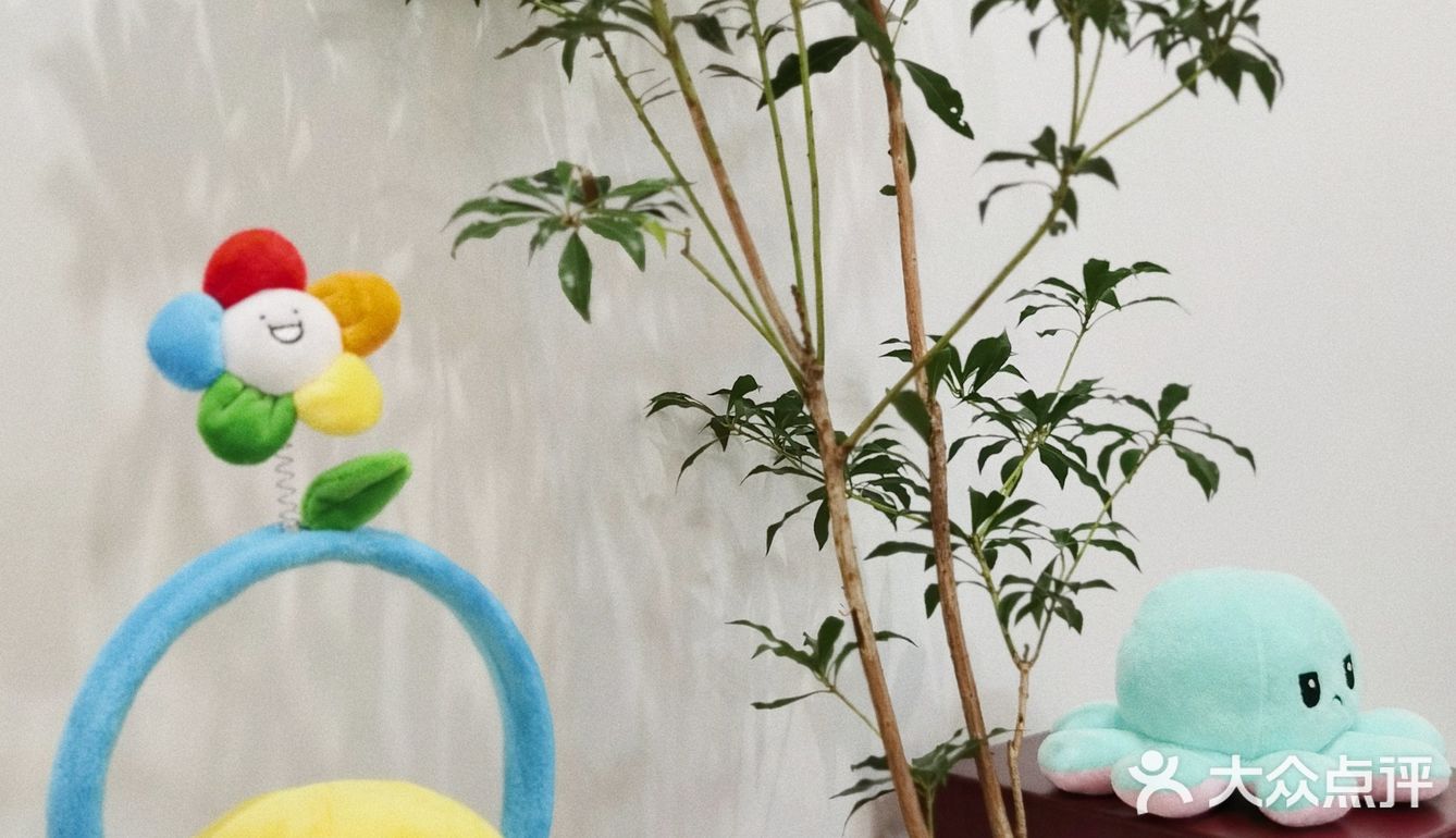 简约白墙风咖啡店🍂