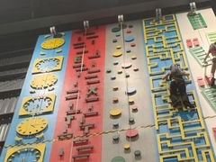 -极限PLAY运动娱乐新世界·团建派对潮玩休闲馆·室内蹦极高空游乐园