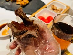润烧脆皮乳鸽-粤界(望京金辉店)