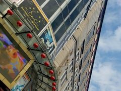 -步云天地鞋材精品环球国际商贸中心