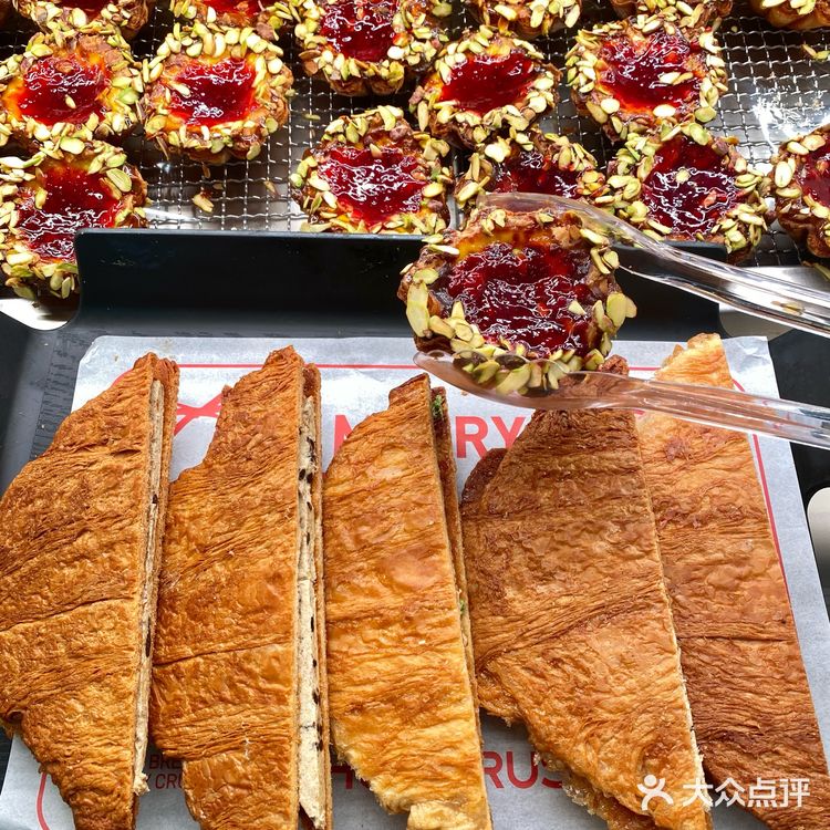 海口龙湖天街!排队也要吃的。。。