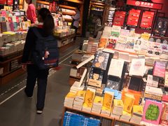 -西西弗书店&矢量咖啡(凯德晶萃广场店)