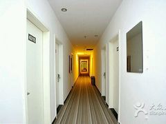 -月亮河温泉度假酒店