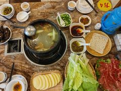 -鲁朗纳麦石锅鸡庄园