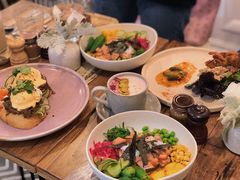 -FLOVIE FLORIST CAFE