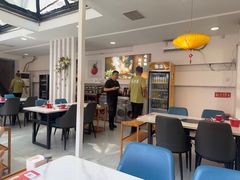 -毛辣果·贵州红酸汤牛肉火锅(西单店)