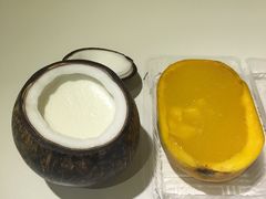 -志龙皇冠吃货椰子铺