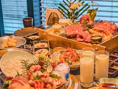 -铭牛烧肉·和牛海鲜自助(高新月牙湖店)