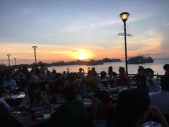 -Sunset Bar(丹绒亚路香格里拉店)