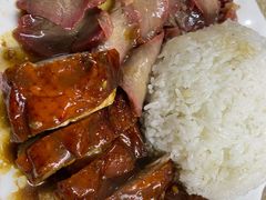 叉烧拼烧肉-煲煲香快餐(南京路店)