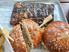 -Ribs & Burgers The Rocks