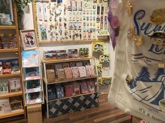 -猫的天空之城概念书店(杭州南宋御街店)