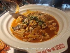 -魏铭鱼头捞饭(晋阳路店)