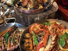-松山湖凯悦酒店·Café自助餐厅·周末火舞秀表演