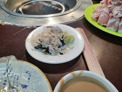 -洞庭洲·防空洞火锅·烧烤·铜锅涮肉(新百广场店)