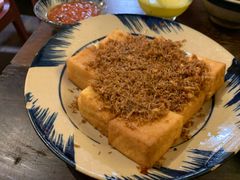 -Cuc Gach Quan Restaurant