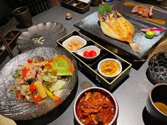 -铭牛烧肉·和牛海鲜自助(高新月牙湖店)
