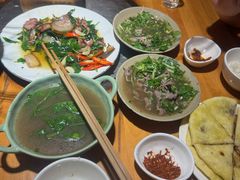 -大众跷脚牛肉馆·非遗传承单位(峨眉山店)