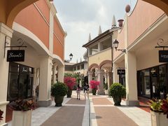 -佛罗伦萨小镇广佛名品奥特莱斯(疏港路店)