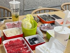 -杨老板·海鲜集市火锅·鲜切牛肉(中防万宝店)