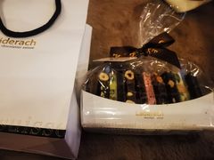 -Laderach 莱德拉(上海环贸iapm店)