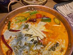 -洱火云南酸菜牛肉火锅(石景山当代商城店)