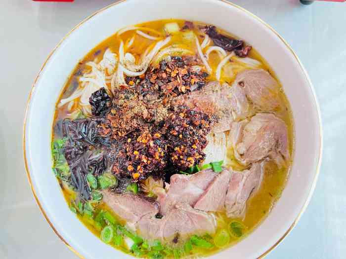 贵人相厨(和平西桥店)-"总体感觉一般,尤其是靠在贵州大厦附近.说.