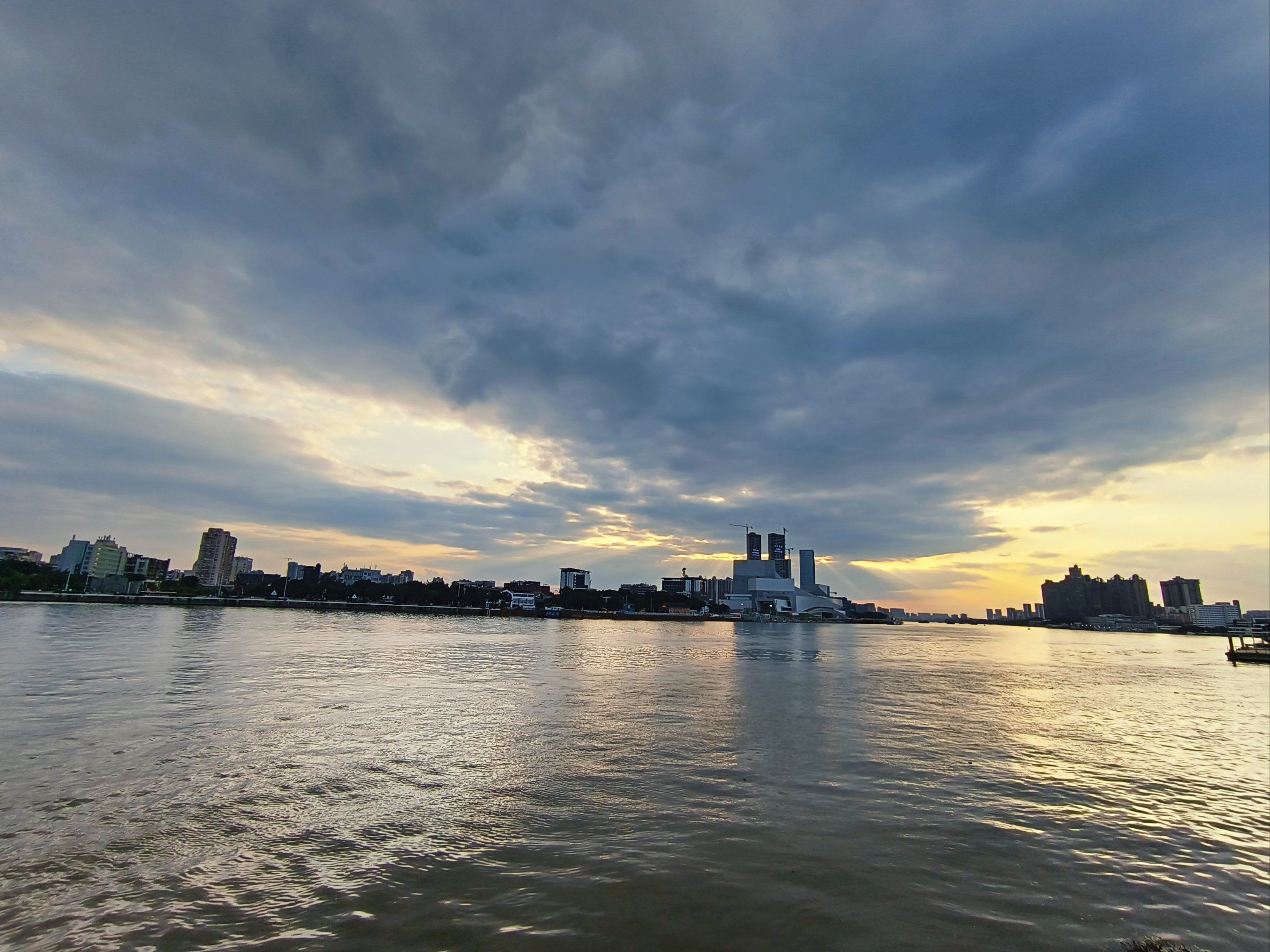 傍晚美景不容错过