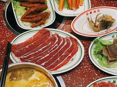 -四囍码头海鲜烧烤自助火锅(外滩南京东路悦荟广场店)