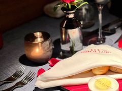 -弦月窗LUNETTE BY AMANDA(复兴路店)