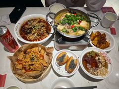 -渝是乎酸菜鱼·川渝小炒(新世界百货望京店)