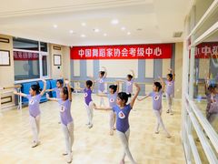 -艺彩童馨舞蹈培训学校(西湖道校区)