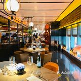 闺蜜团｜在牛排家约会吃饭可太浪漫了！[加油]