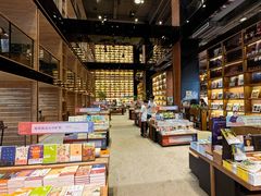 -半山书局(新世纪商城店)