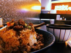 小龙虾拌饭-贡梅老面馆·蟹粉面·无锡特色小吃(南长街主推店)