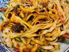 老北京炸酱面-门框胡同百年卤煮(新街口店)