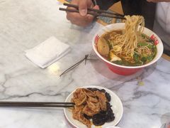 -牛吃草牛肉面(甬港南路店)