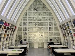 -钟书阁(松江泰晤士小镇店)