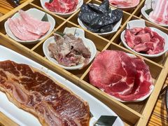 -青瓦炭韩潮烤肉(花园道店)