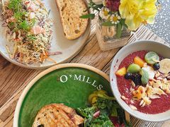 烤三文鱼沙拉-O'mills Sourdough Bakery&Bistro(永嘉路店)