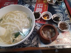 -建新园过桥米线(宝善街店)