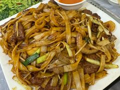 牛肉炒河粉-凤城康记饭店