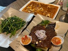 -东海岸人工湖美食村