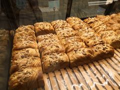 -Dough&Joe团憩(瑞虹天地月亮湾店)